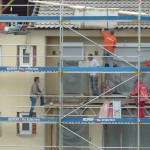 Arbeiten an der Hauswand: So arbeiten sie sicher ohne Gerüst